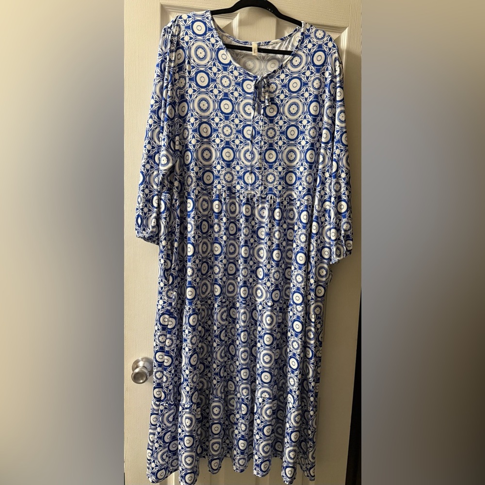 NEW 3X Women’s White/Blue Dress